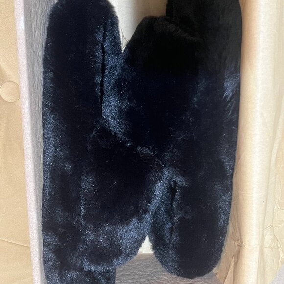 SKIMS Getting Ready Faux Fur Slippers Slides Black Onyx New in Box 41 10.5 NWT - Picture 1 of 6